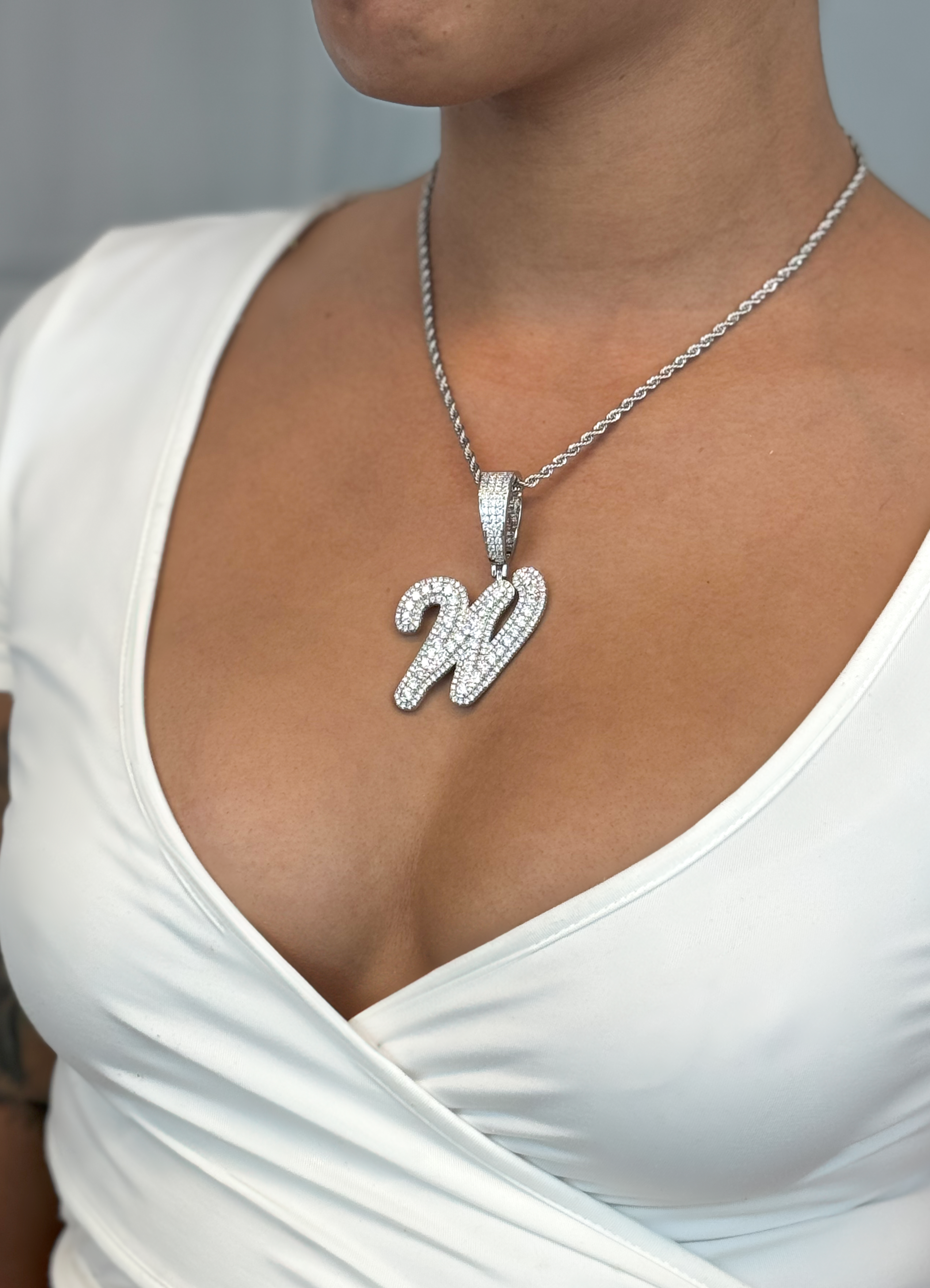 Le plus grand pendentif initial de script