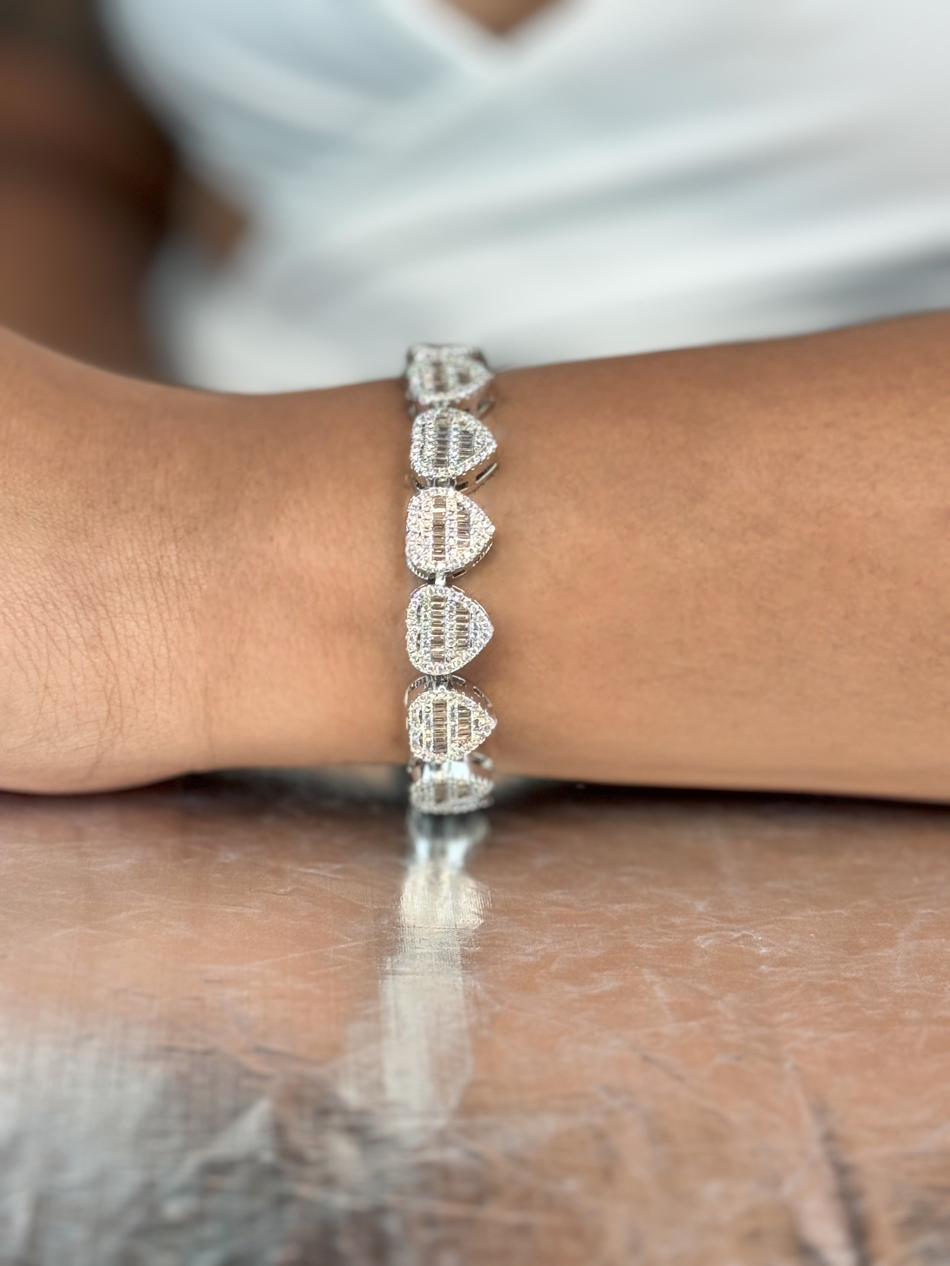 Pulsera de eslabones cubanos con corazón de glaciar