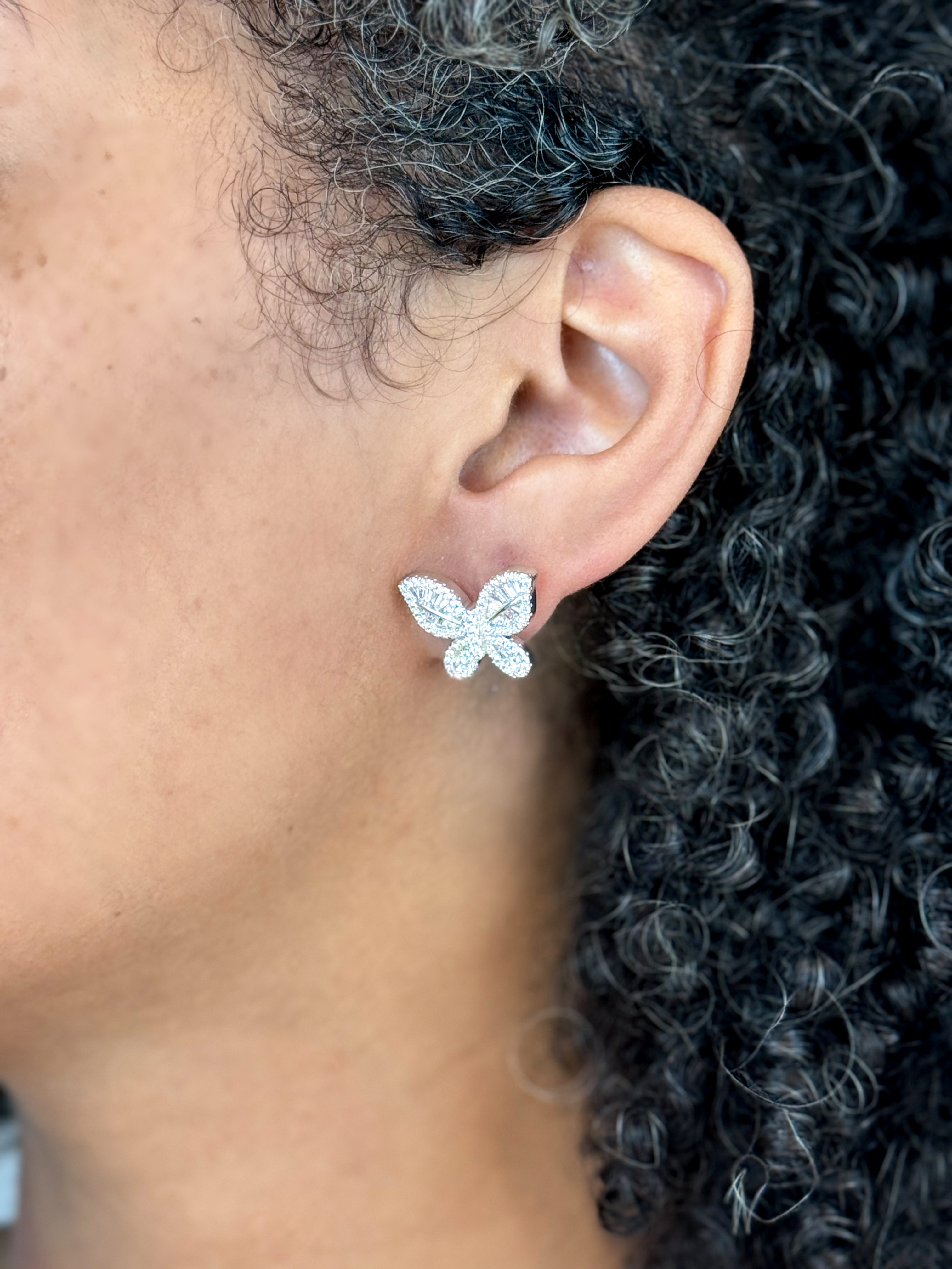 Aretes de mariposa de cristal