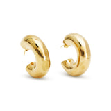 Grosses boucles d'oreilles dorées en forme de C